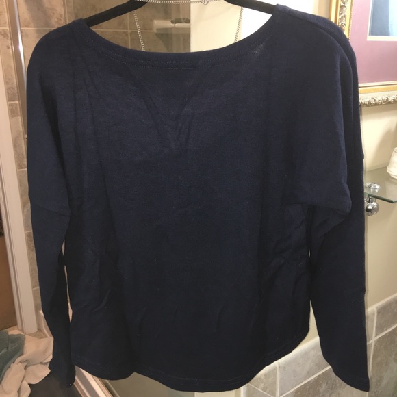 NWOT Size Large Women’s Light Pullover Sweater Top - Picture 2 of 4